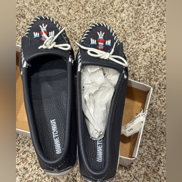 Navy Minnetonka Black Moccasins with Red and Blue Beadwork - Picture 12 of 12